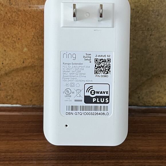 Ring Range Extender Model 5AT2S8 Z Wave - Picture 2 of 4